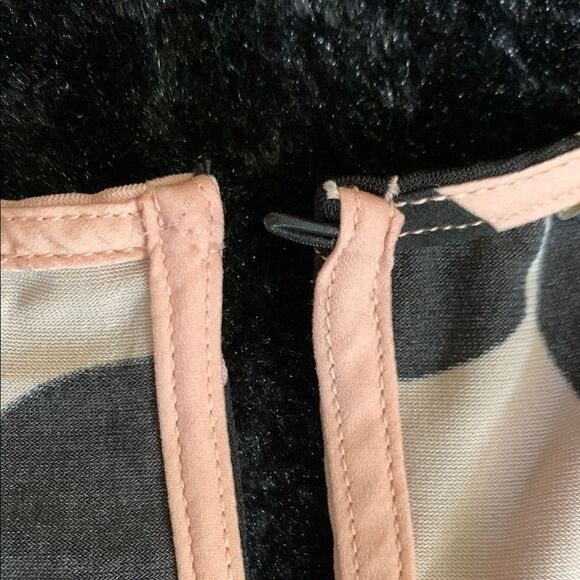 Ann Taylor Black and Pink Flower Peplum Top Size XSP (Petite) - Picture 15 of 15